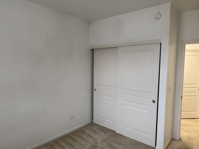 Building Photo - 111 W Chatham Ln