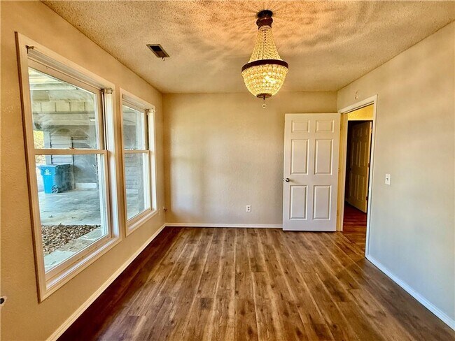 Building Photo - 26 Shakespeare Dr