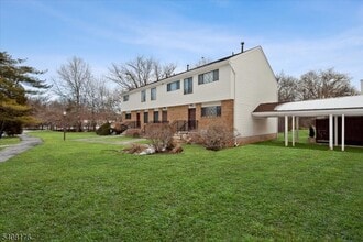 Building Photo - 911 Merritt Dr