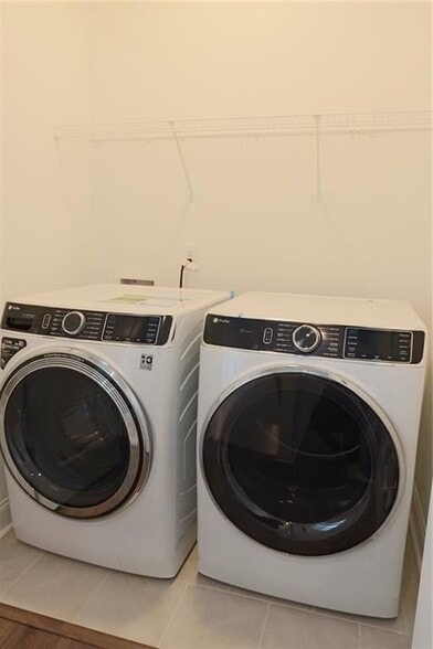 Building Photo - 5440 Howington Ct