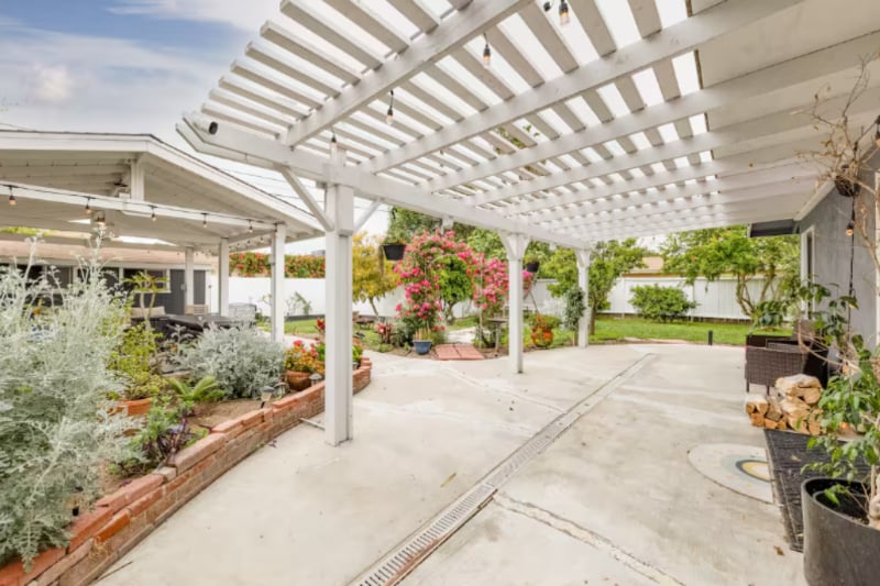 Building Photo - 13731 Olympic Ave