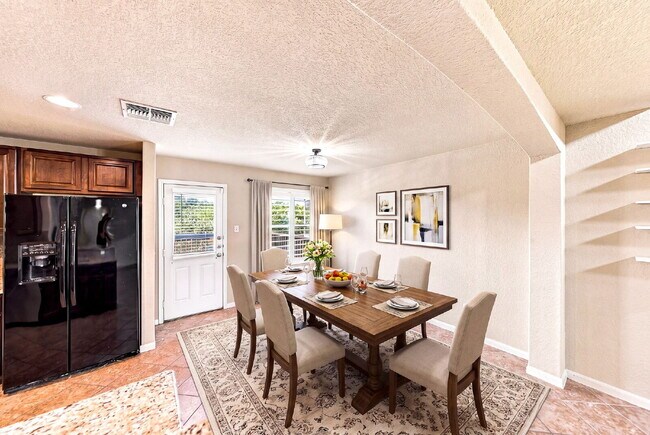 Building Photo - VIEWS VIEWS VIEWS! Ask about our rent incentives and Book your self guided tour today!