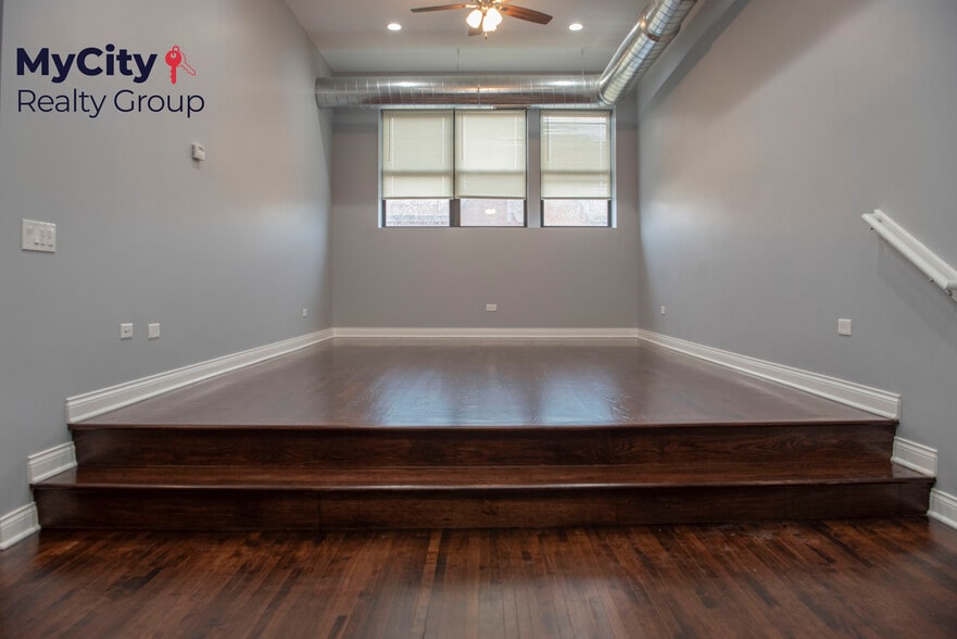 Living Room - 2874 N Milwaukee Ave