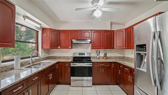 Building Photo - 5717 Lawndale Rd