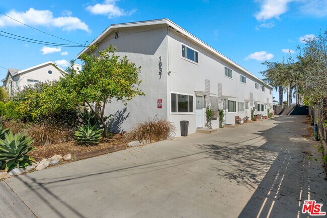 Building Photo - 1937 22nd St