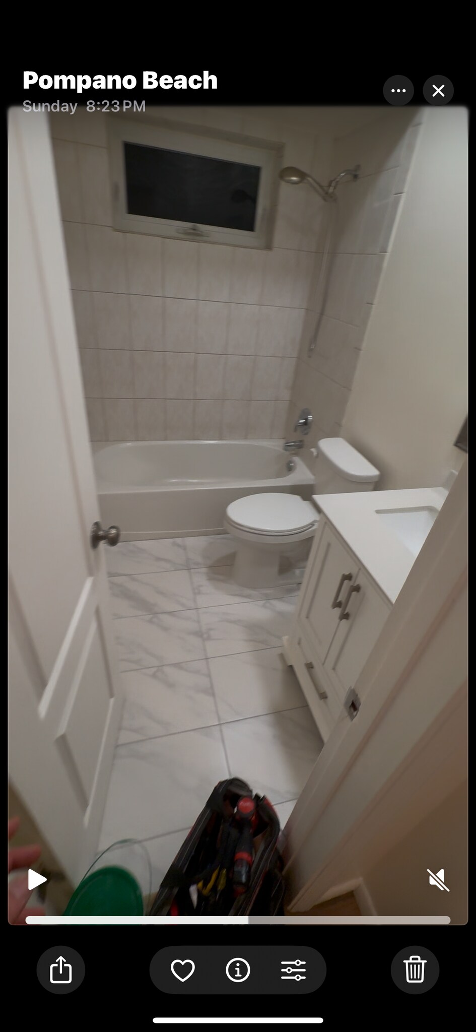 Building Photo - 3901 NE 5th Ave