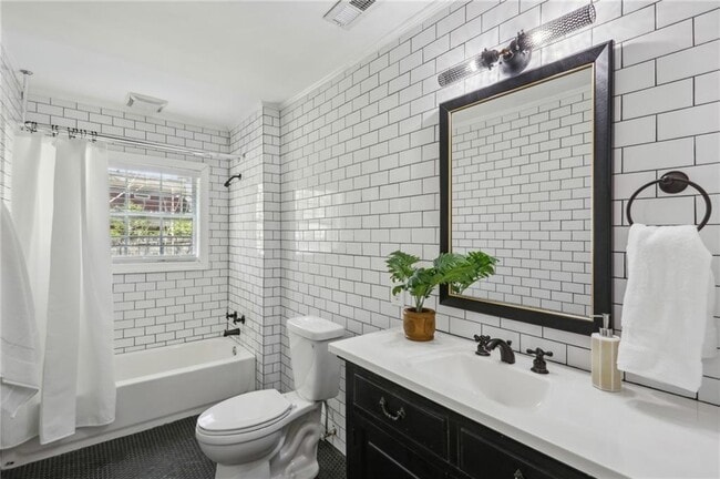 Building Photo - 1833 Flat Shoals Rd SE