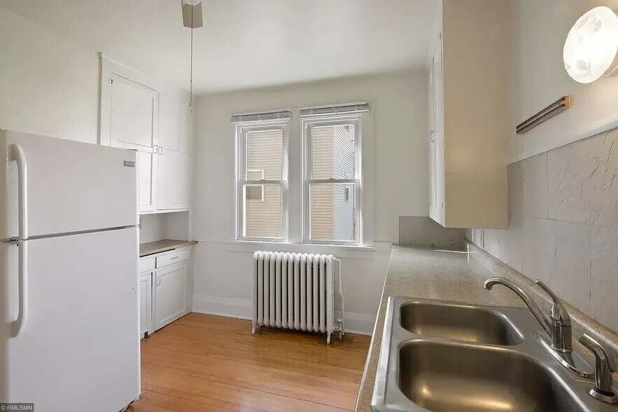 Building Photo - 2748 Aldrich Ave S