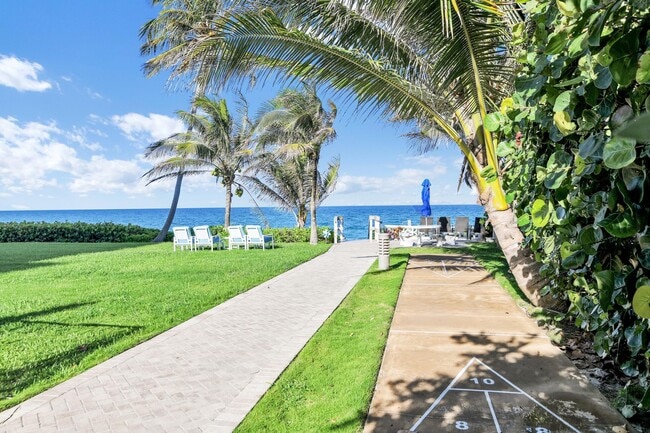 Building Photo - 1069 Hillsboro Mile