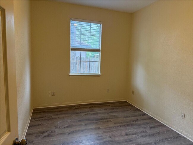 Building Photo - 1814 State Hwy 95