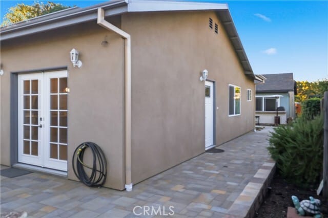 Building Photo - 215 E 2nd St