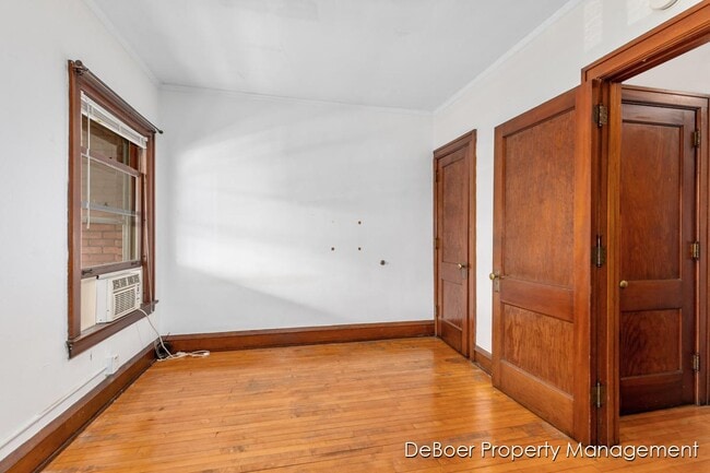 Building Photo - 301 W Dutton St