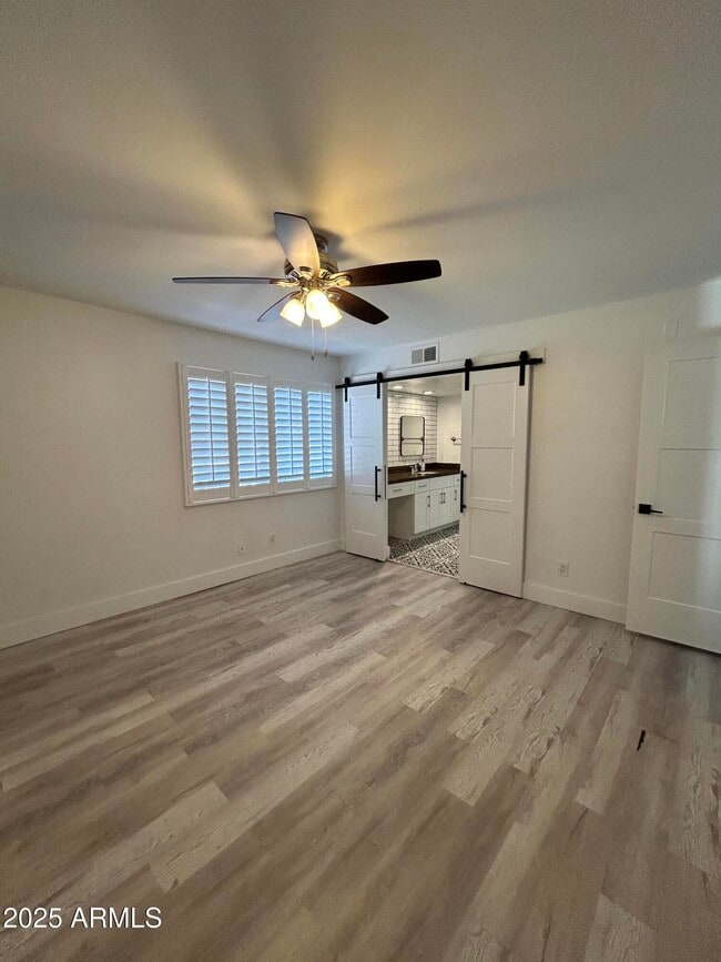 Building Photo - 320 E LARKSPUR Ln