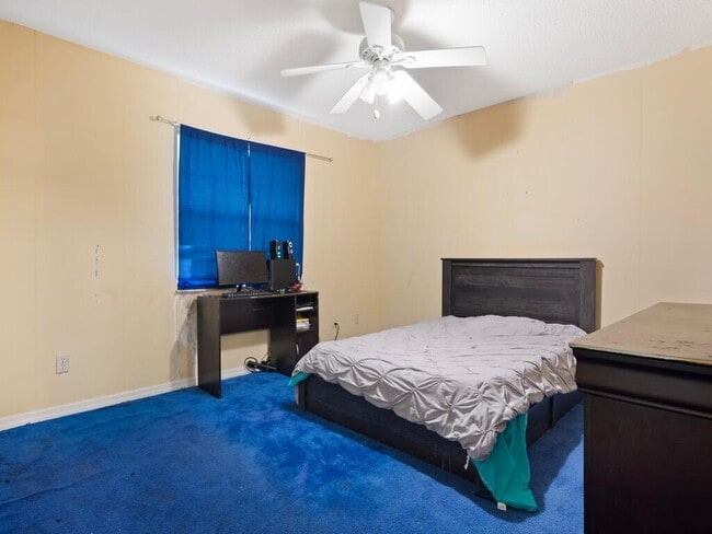 Building Photo - 1607 Laurel Leaf Ln