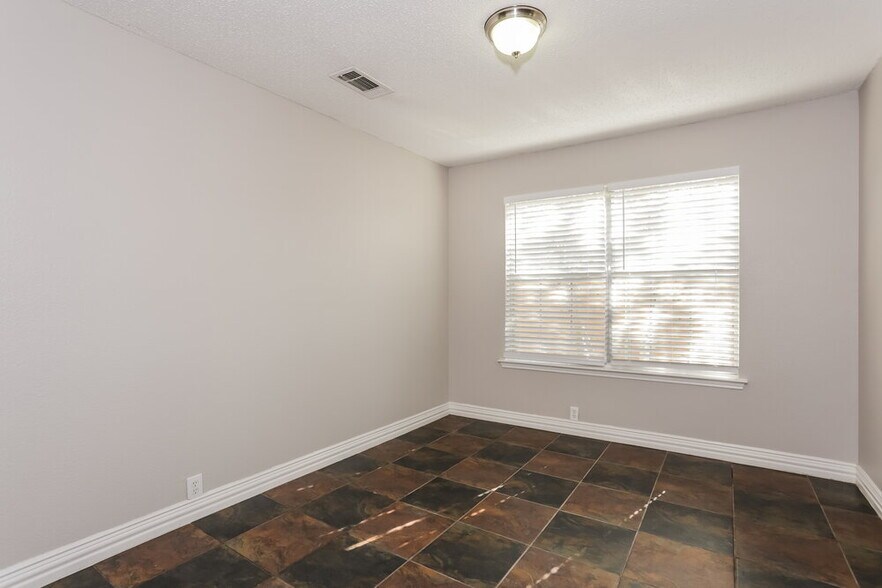 Building Photo - 4812 Derby Ln