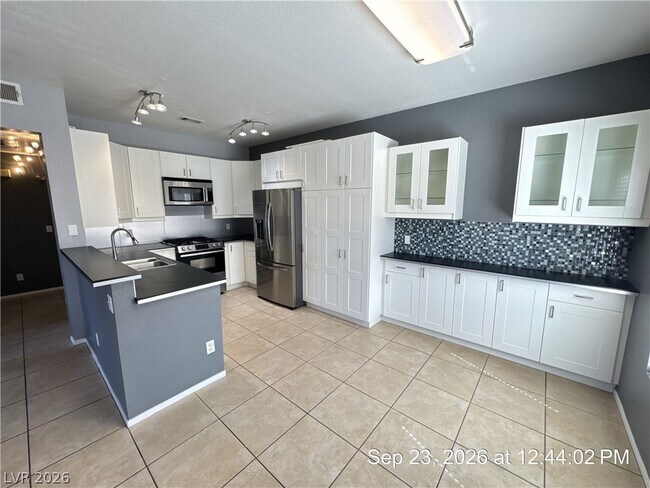 Building Photo - 251 S Green Valley Pkwy