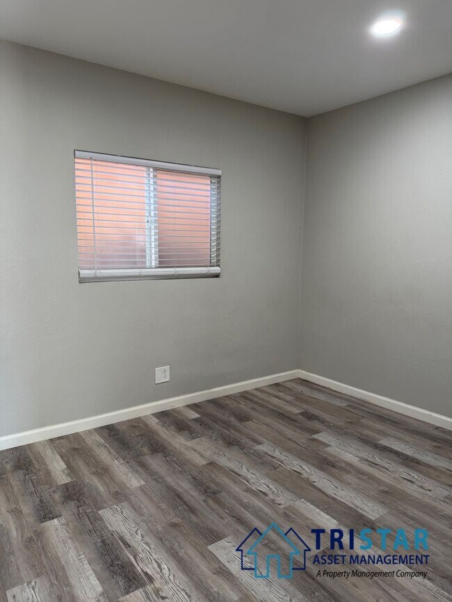 Building Photo - Upgraded 1BD/1BA Apartment in Lakeside, CA - 1/2 Off Move-In Special!