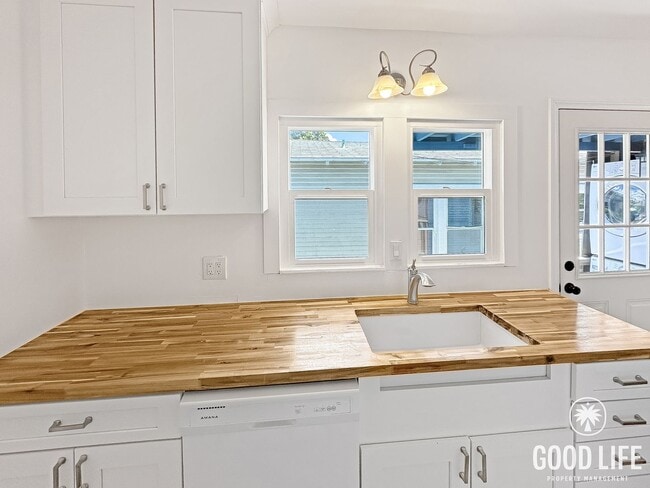 Building Photo - Charming 1BD/1BA + Studio Home in North Park with Vaulted Ceilings, Private Yard & Prime Walkable...
