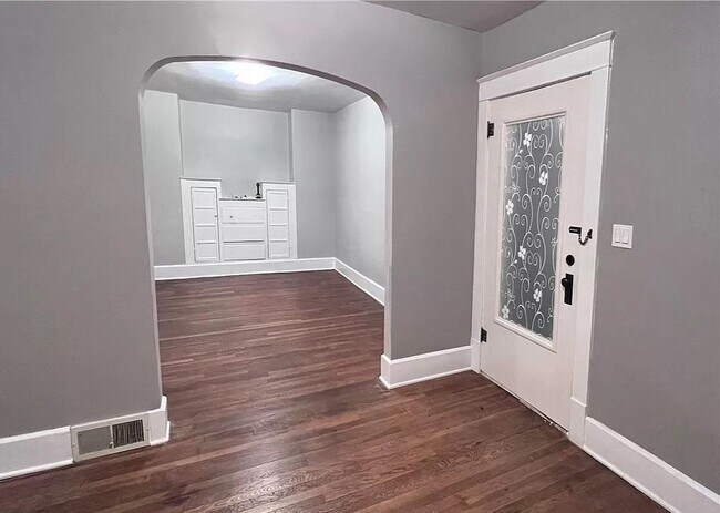 Building Photo - 316 E Florida Ave