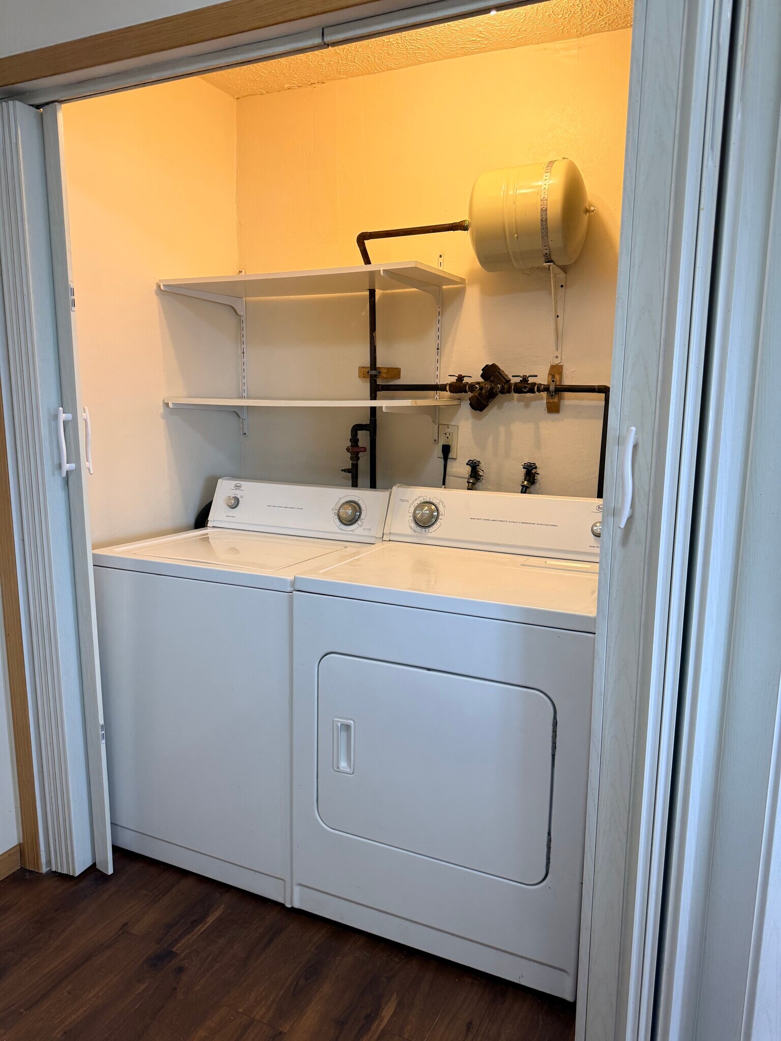 Building Photo - 2721 W Capital Ave