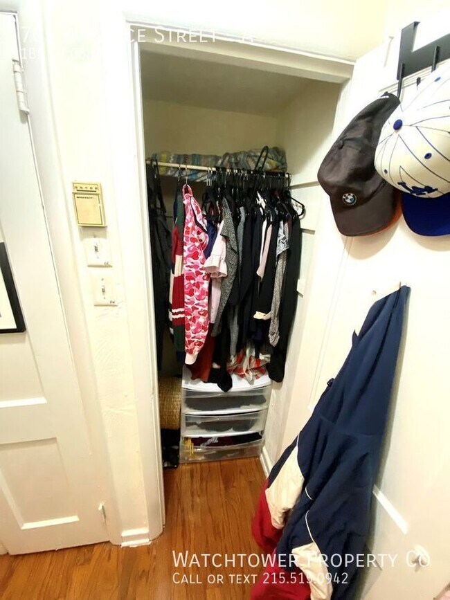 Building Photo - 705 Wallace St