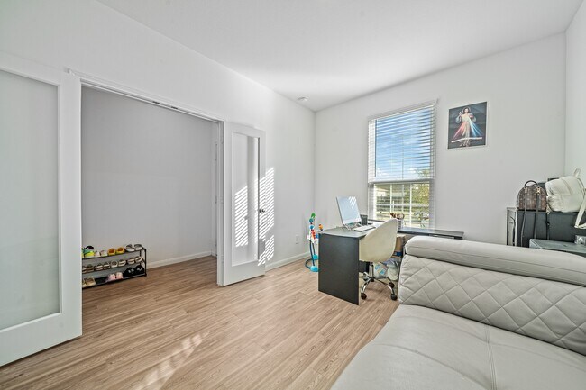 Building Photo - 10714 Cashew Run Ln