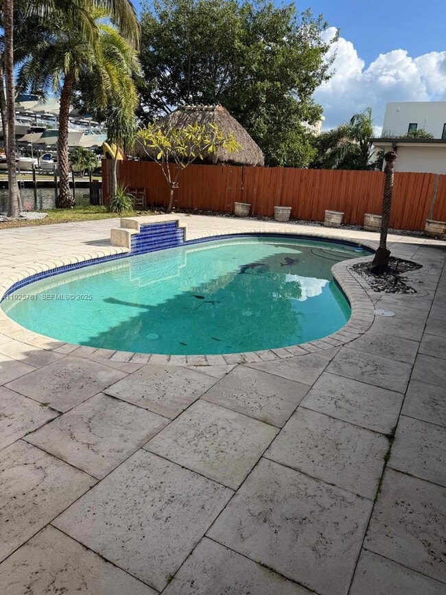 Building Photo - 2015 Arch Creek Dr