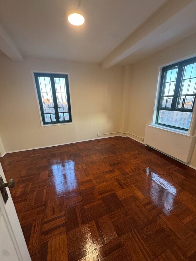 Building Photo - 1650 Metropolitan Ave