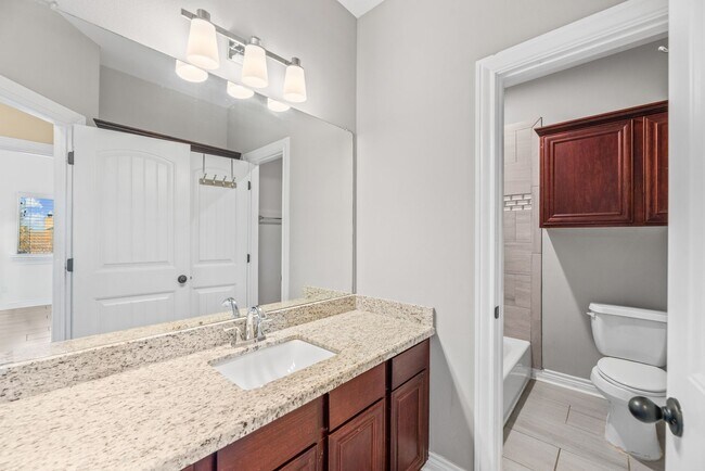 Building Photo - 5605 Allier Dr