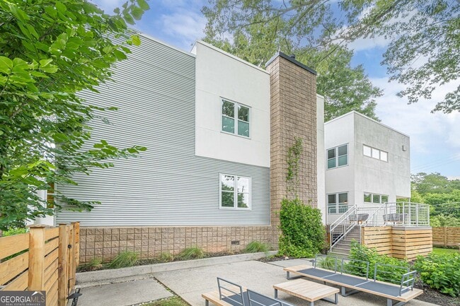 Building Photo - 2269 Briarwood Hills Dr NE