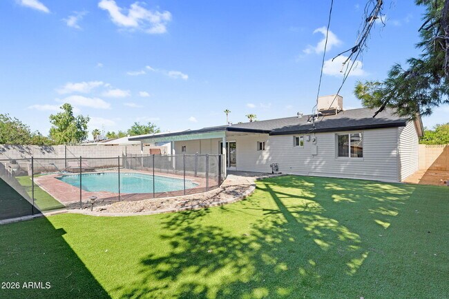 Building Photo - 3545 E Friess Dr