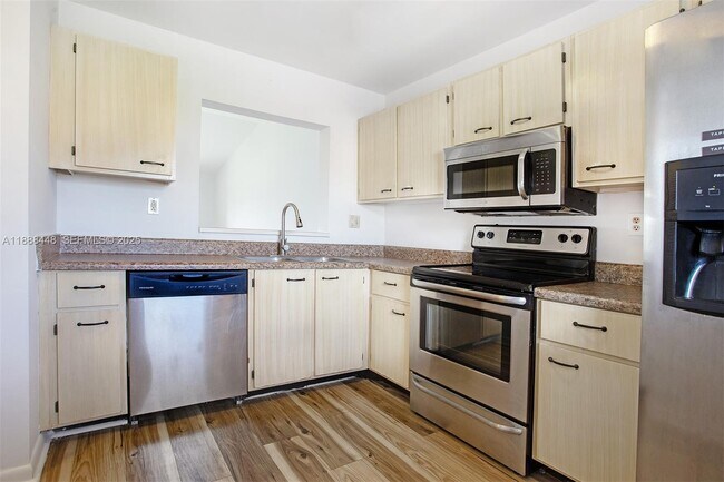 Building Photo - 9431 Boca Cove Cir