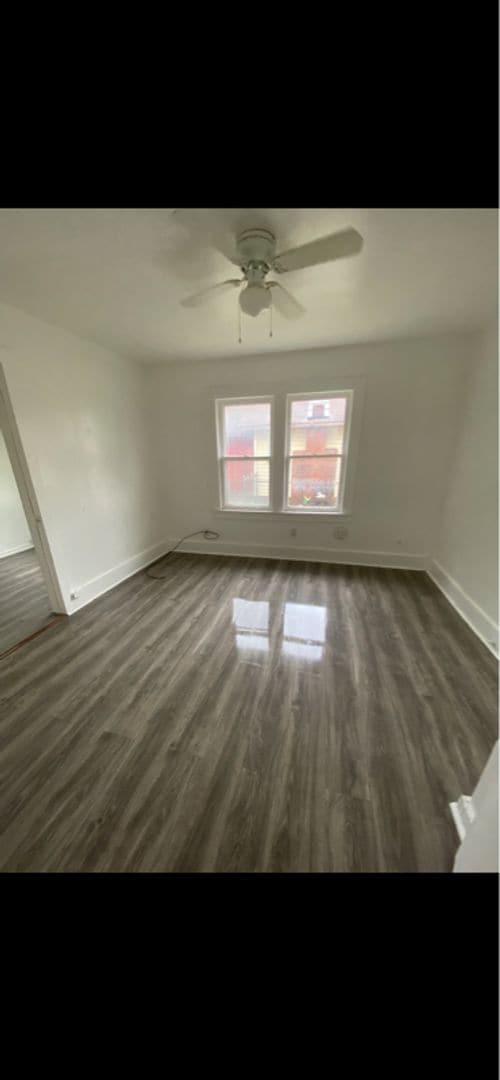 Building Photo - 732 N Victor Ave