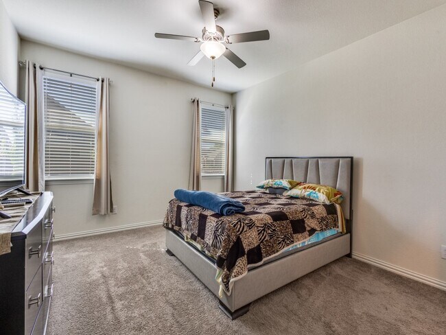 Building Photo - 302 Pepperbark Ave