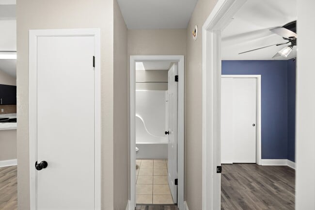 Building Photo - 3045 Yorktown Cir