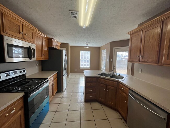 Building Photo - Cabot Rental!