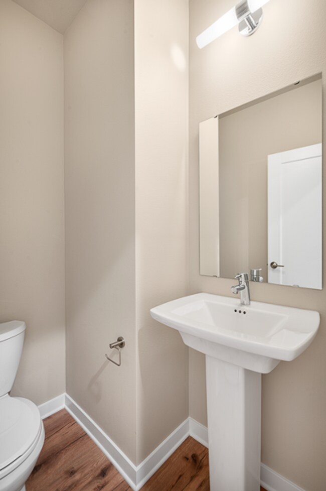 Building Photo - Kenmore Townhome | 4 Bed 3.5 Bath | $3,725