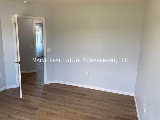 Building Photo - 208 Rocky Rdg Dr