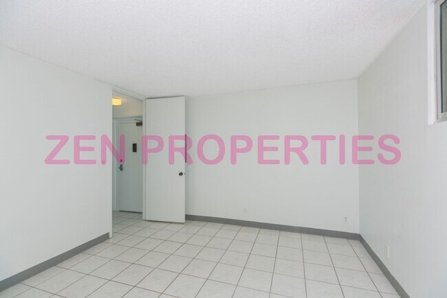 Building Photo - a 2 bdrm, 2 bath unit with 2 prkg at Fairway House for rent