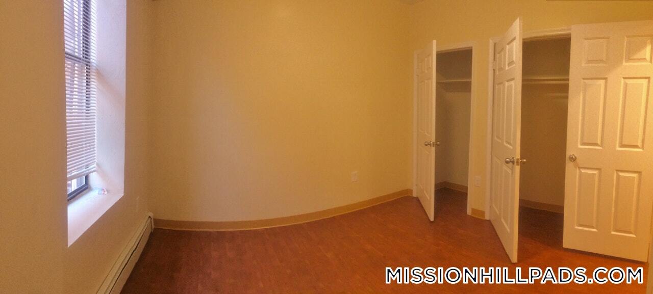 Building Photo - 13 Ruggles St