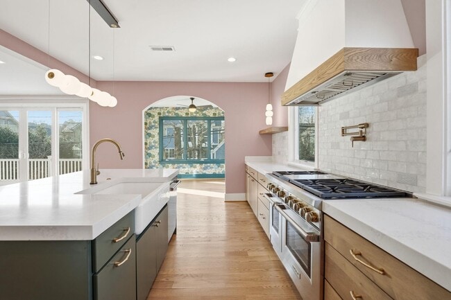 Building Photo - 1618 N Danville St