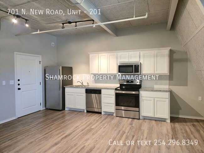 Building Photo - The Courtyard Lofts ~ One Bedroom Apartment