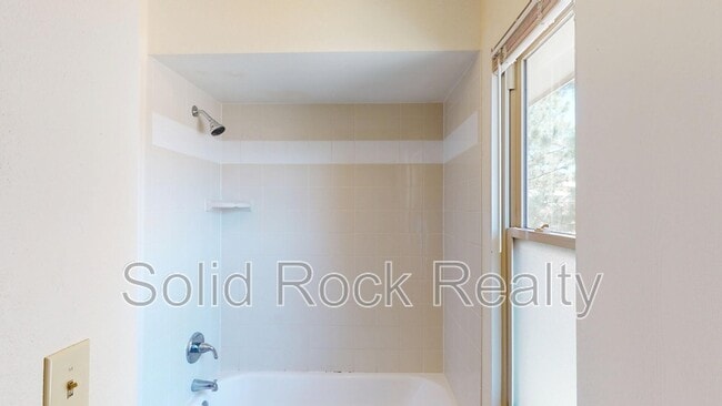 Building Photo - 2465 Ptarmigan Ln