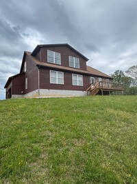Building Photo - Maynardville 37807 - 3 bedroom, 2 bath home with a 3-car garage on 5 acres - Contact Lisa Vineyar...