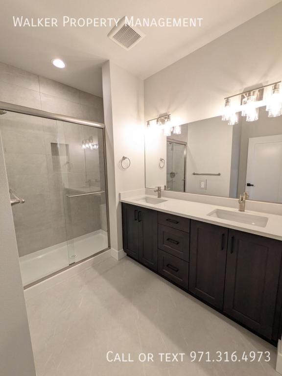 Building Photo - 1000 E Rork Ct