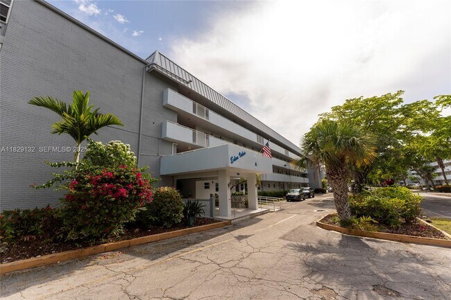 Building Photo - 3551 NE 169th St