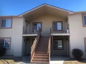 Building Photo - MUST SEE 3 Bed 2 bath
