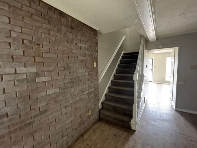 Building Photo - Welcome to 5252 Scottsdale!