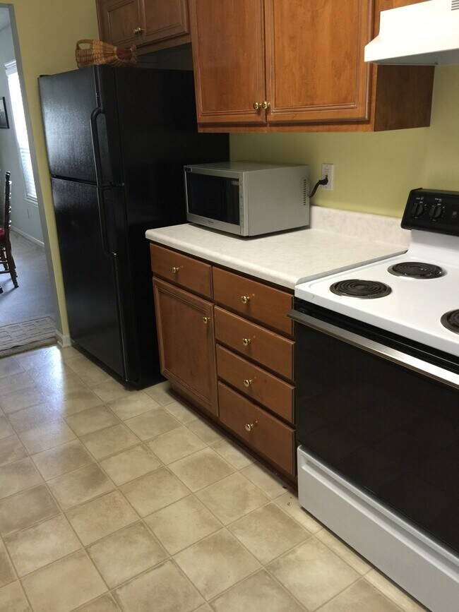 Building Photo - Furnished 2 Bed, 2 Bath Condo