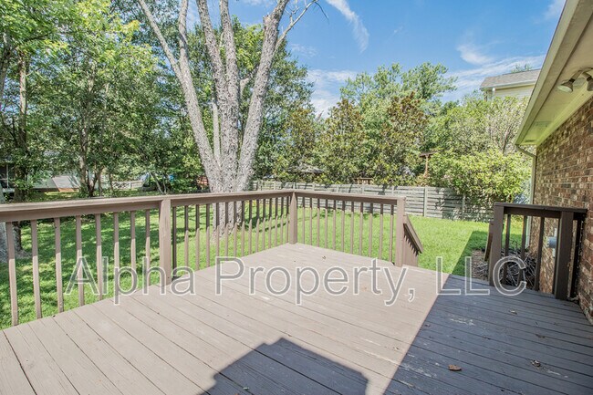 Building Photo - 102 Ticonderoga Dr